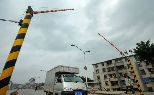 电动升降限高杆构造及工作原理