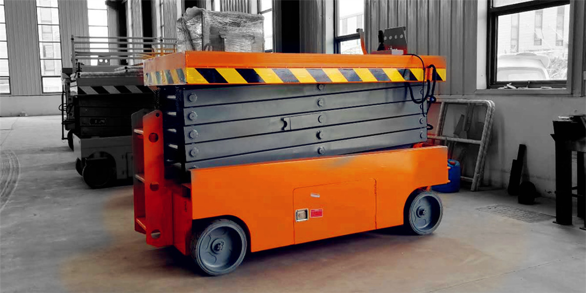 广东嘉利车灯有限公司采购鑫坤宇电驱动自行走升降平台