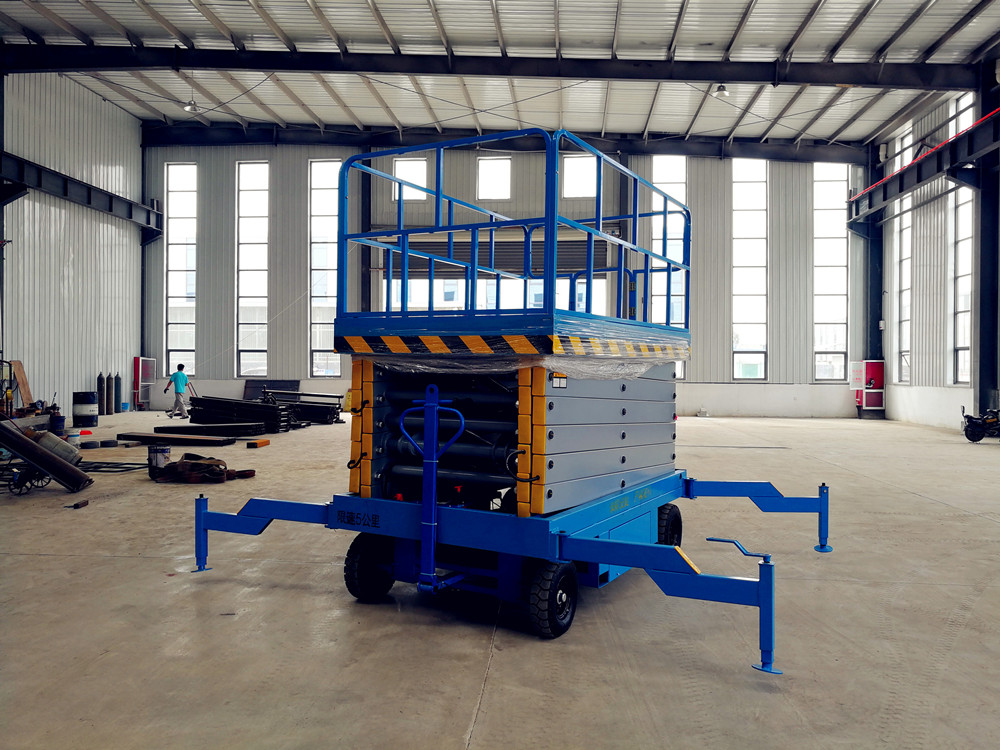 电动升降平台上坡演示