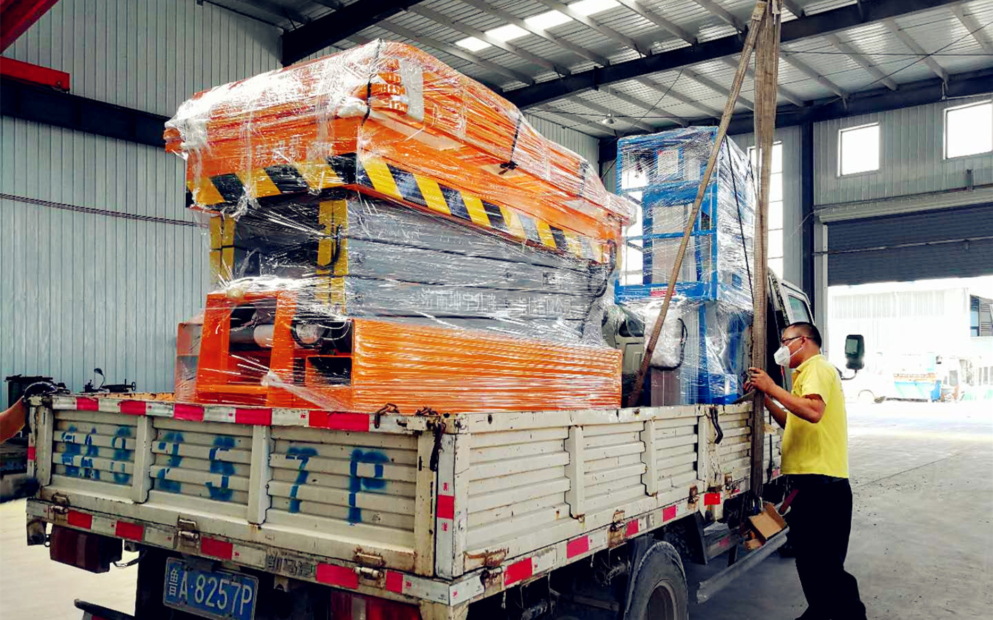 资阳市长城物资有限责任公司购买鑫坤宇自动升降平台6米